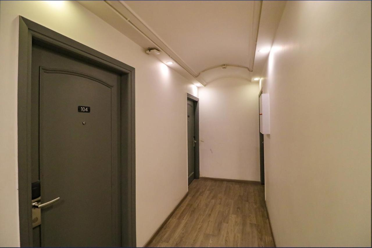 Fabhotel Lord Inn New Delhi Bagian luar foto