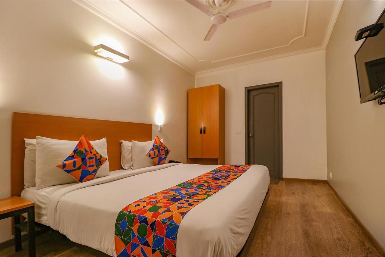 Fabhotel Lord Inn New Delhi Bagian luar foto