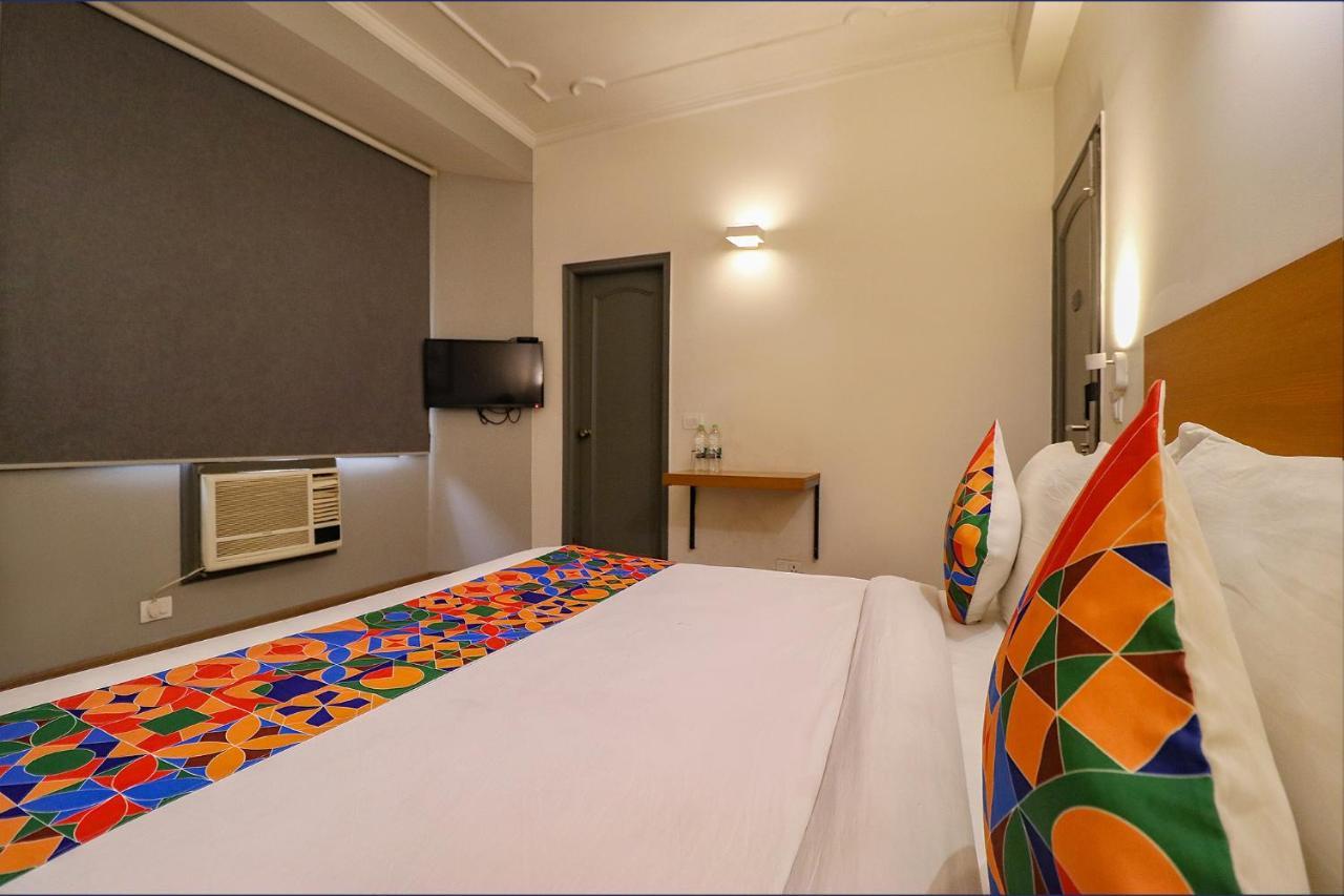 Fabhotel Lord Inn New Delhi Bagian luar foto
